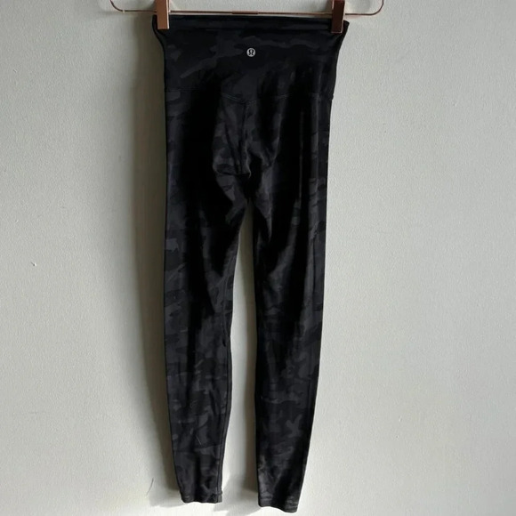 Lululemon Womens Camo Pattern Stretchable Leggings Black Size Small - Picture 5 of 7